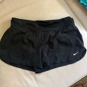 Low rise Nike gym short